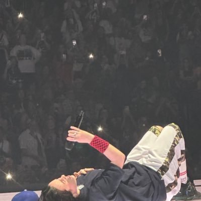 _achilleion's profile picture. shall we look at the moon, my little loon ?

| she / he -  🏳️‍🌈✨ |