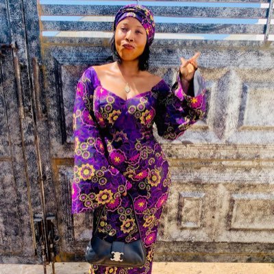 goldherself's profile picture. 