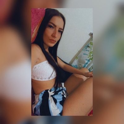 fanyalmeida00's profile picture. Mamãe da Clara 👩‍👧❤ Pai 🥀🖤