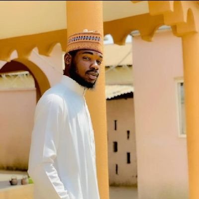 The future belongs to those who believe in the beauty of their dreams💯📌