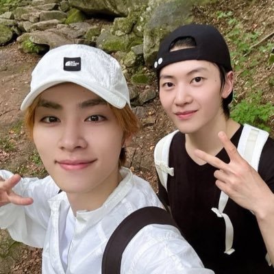 orbitchuuu3's profile picture. multi