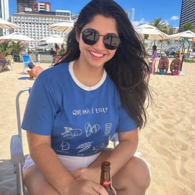 advogada (da turma dos direitos humanos), libriana, amante de cafeterias, torcedora do fec🦁, fã de sitcom e sommelier de produtos sem lactose.