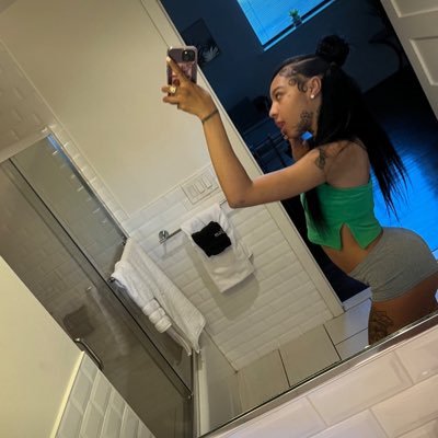 Hi daddy, I’m Fiona 23yrs, I'm up doing FaceTimes also selling content dm me for my menu. serious inquiries