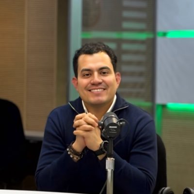 Líder social. Admin. público, esp. en Alto Gobierno. Defiendo la justicia, construyo paz. Servir: esa es mi profesión.