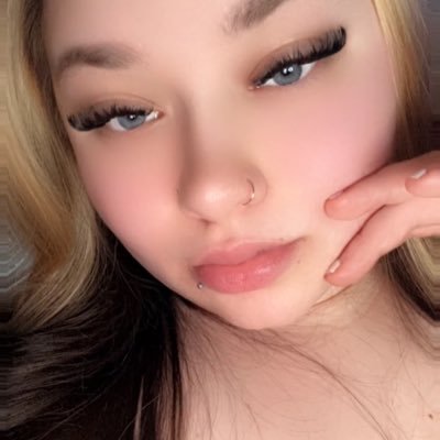 big booty fuckdoll with a breeding kink ( ˃̵ᴗ˂̵)♡ gamer, cat mom & egirl 🖤 i only reply on onlyfans ➡️ https://t.co/TSChHLXL5P