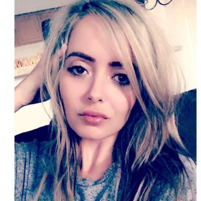 mrsveezyville's profile picture. Professional Overthinker