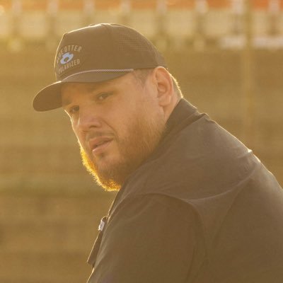 New song “Back In The Saddle” out now; listen here: https://t.co/UISenrhZqj Luke Combs fan @lukecombs