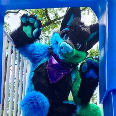 Candy Wuff ๐ญ๐ฌ Profile