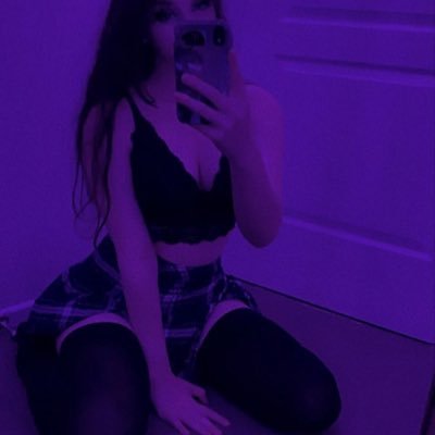 petite & 18 💕 content creator & NSFW addict 🔞 full videos & customs 👇🏼 DM 4 PROMO ❣️