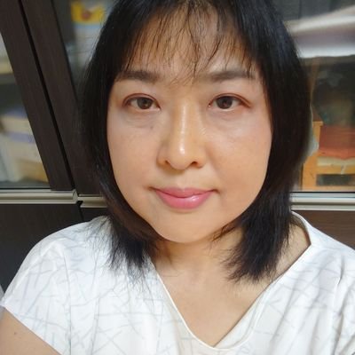 名古屋の演劇ユニット「パズル星団」主宰。演劇はただいまお休み中。第二回ショートストーリーなごや大賞受賞。最近は俳句にまっしぐら。「小説家になろう」にて小説を数作連載しています。