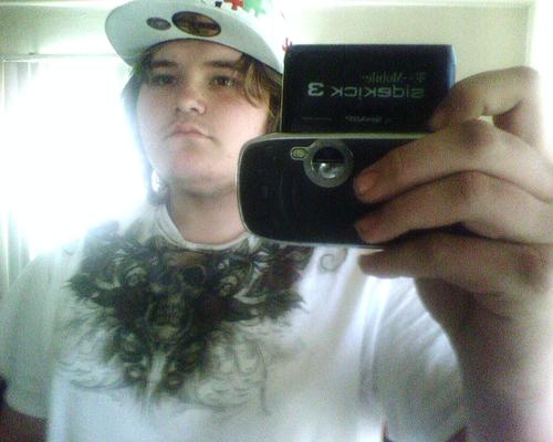Im a rapper out here in this big world trying to make it with so much tallent wanna get signed and start to eat good!