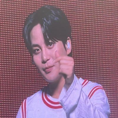 somehow a mix of hockey, f1, and kpop ~ caps sharks penguins ~ 12 63 87 81 33 ~ svt zb1 txt atz and more ~ fan account ~ 25, she/her