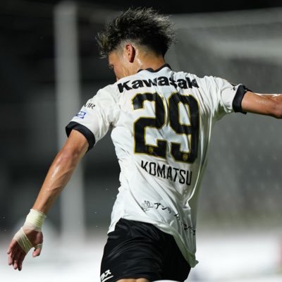 小松蓮ほか選手サイン入りユニフォーム #ブラウブリッツ秋田 FW10 小松蓮選手J2リーグ通算100試合達成記念グッズ販売について