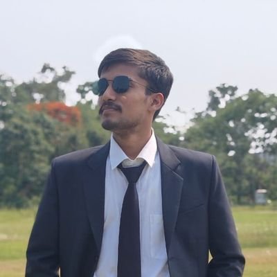 Tiku_RM's profile picture. 🚍 Building a SaaS | 🧪 Your first user/tester |
 Free market research helper 📊 |  Documenting my 0 → 1 👀 |