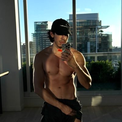 edgiirth's profile picture. ⚖️ Seattle 👀