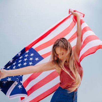EmRunsWild's profile picture. Marathoner | Dog mom | Digital marketer | Living life one run at a time