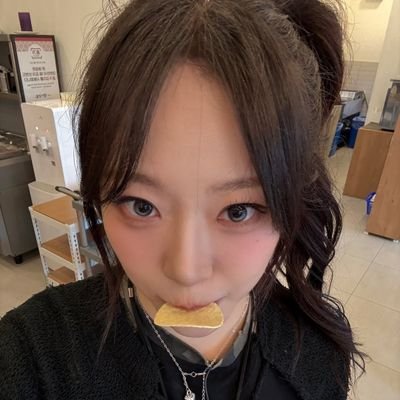 Roleplayer.「 1999」 — In her presence, the ordinary feels new. ♡̷ A cute and sexy adorable 지원. Jeewon.