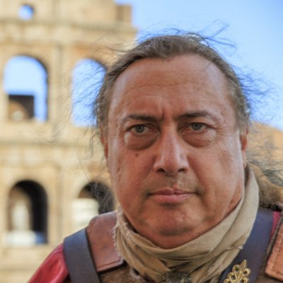 Informatico linux addicted, romano e rievocatore dell'antica Roma.
Ma ho anche dei difetti