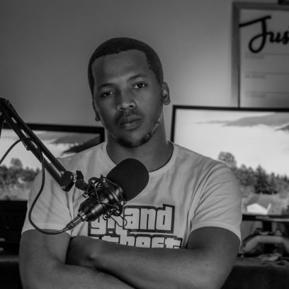 shiraz_sibeko's profile picture. 🇿🇦 | Photographer | Brand Design | Packaging Design and other cool stuff 💯 0815284663 🤙