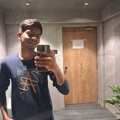 SureshSmvel's profile picture. college student 😊
Sathyabama University 
cricket lover💥
𝐭𝐡𝐚𝐥𝐚𝐩𝐚𝐭𝐡𝐲 𝐯𝐞𝐫𝐢𝐲𝐚𝐧..🔥