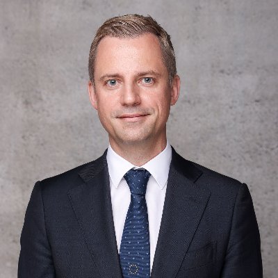 Cheerful Economist, MoPo implementation nerd, Ted Lasso Fan, Techno-crat 🪩 Views must not be mistaken as the Bundesbank's, but are personal