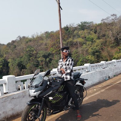 VUppar41760's profile picture. 
