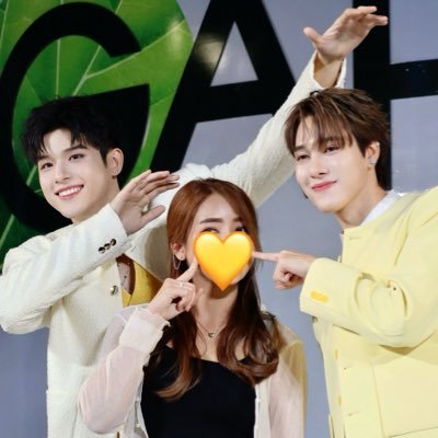 magentablabla's profile picture. 𝐚 𝐩𝐡𝐨𝐭𝐨 , 𝐈 𝐭𝐨𝐨𝐤 𝐟𝐨𝐫 𝐲𝐨𝐮 | (sknn | ppw | dewjsu) 
Please, don’t cut my credit 
♡ แม่อ้วม ♡
