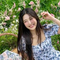 junie 🐿️ (@junjulaugwhat) 's Twitter Profile