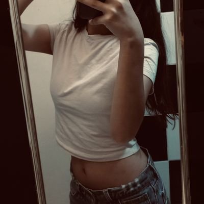 mia_faride's profile picture. 1D