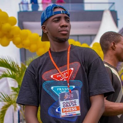 Model Photographer and cinematographer 📸
Web & Graphics Designer🫥
A Writer and Communicator✍️🤳
IG
@Bayo_____themediaguy
@Khaleef_Pixelz_Studio