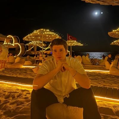 FevziYeni1's profile picture. IAU 👨‍💻