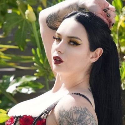 personally I’m looking for a sub who is into the BDSM fetish lifestyle and stuff & willing to explore he’s/her kinks ,limits and desire of being degraded, used