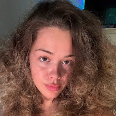 BlondeIvvy's profile picture. ur typical Aries ⚡️