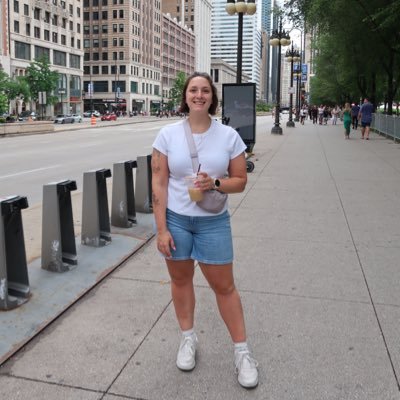 angelacristelli's profile picture. just a girl who’s happy as a clam