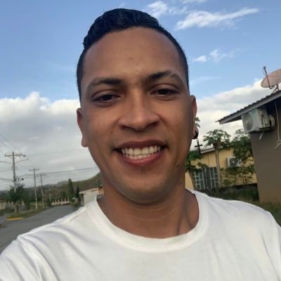 Lenyel17003's profile picture. Pienso luego existo