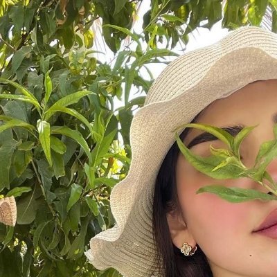 Mne19r's profile picture. أعيش بين البحر والذكريات 💙
طالبة حقوق|منذ24 عام