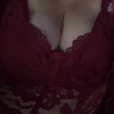 Illinois couple,bi girl,looking for single women or couples.
