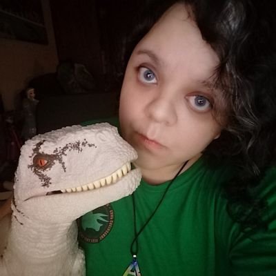 Dinosaur obsessed 3 year old, never grew out of it🦕Science🧬, tech🖥️ and books 📚. Runs on coffee ☕️ while avoiding the plague ☣️.
