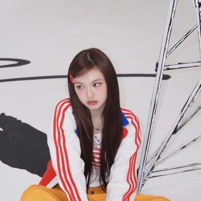 BLACKPINK (Lisa),babymonster ทาสเเมวดำ เเละเเมวทุกตัวบนโลก