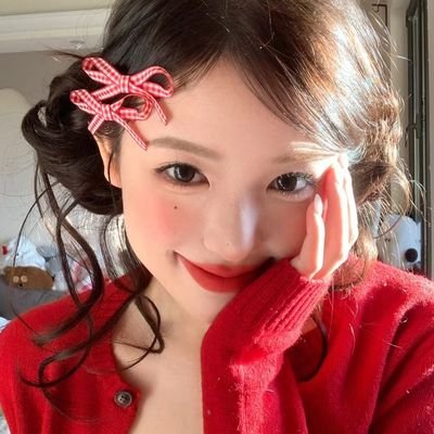 tambkah's profile picture. 