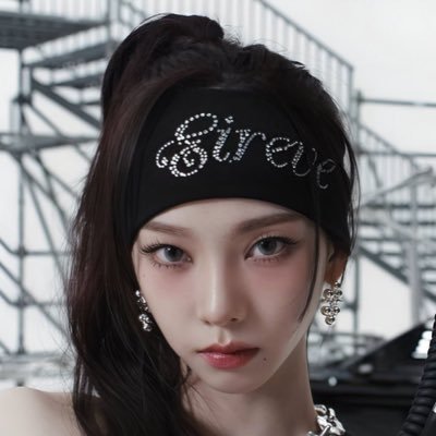 fan account | k-pop gg appreciation posts alt @_KP0P_t
