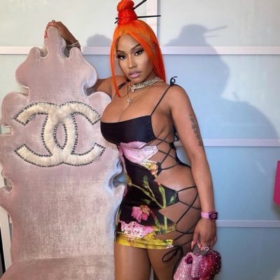 Soft in the face, sharp in the shade — @NickiMinaj made me, and Roman stayed. 💅🏾🩸