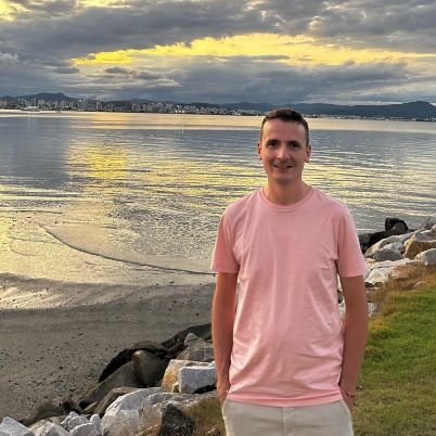 Soy Asesor financiero y uso principalmente Balanz Capital. Gestión y armado de carteras de inversión y retiro, enfocado en acciones, bonos y cedears.