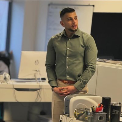 Robertmatthw's profile picture. My greatest joy is putting a smile on the faces of others✨🕊 🛫 Traveling 🌆 🏡 Lifestyle_ king sized Luxury or Nothing 💯