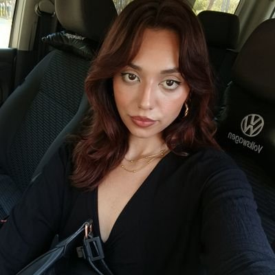 Dışa bakan rüya görür, içe bakan uyanır.🗝️
♌♈♏