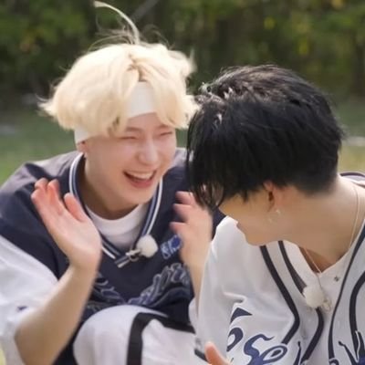 sunkistedskin's profile picture. 선우 (˶˃ ᵕ ˂˶) ☂️🌛🌞 니키 ( ˶•᷄ɞ•᷅˶) fan account ‍  ‍  ‍  ‍  ‍  ‍  ‍  ‍ 
𝙙𝙤𝙣'𝙩 𝙩𝙖𝙠𝙚 𝙢𝙮 𝙥𝙤𝙨𝙩𝙨 𝙨𝙚𝙧𝙞𝙤𝙪𝙨𝙡𝙮