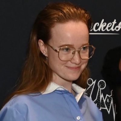 melcdrams's profile picture. estagiária da lojinha de cacarecos while you were streaming