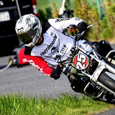 VTR250駆るモトジムカーナライダー🏍
兼 Webライター📖✏️
│
ジムカーナ系ノウハウサイト『ライディングテクニックの図書館』の筆者
│
JAGE-A級/KRiSP-S級/TRY-S級/二輪車安全運転全国大会一般Aクラス優勝/高校生等クラス準優勝
