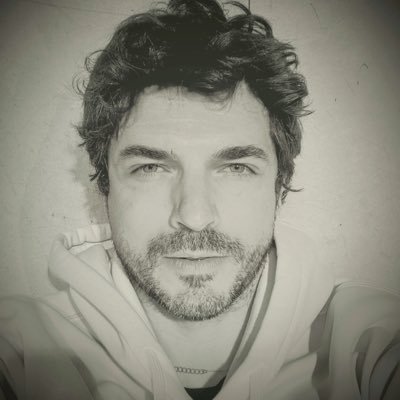 Actor/Director/productor/Docente @cia.nigredo Co-autor @13novelseriesrodrigogarciaolza https://t.co/u9Y26NHZ3b