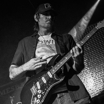 Guitars n' things for @eastofjunemusic I Co-Founder & Creative Director, @gripnr. Interested in all things music, horror, spooky stuff, tech, being indie.